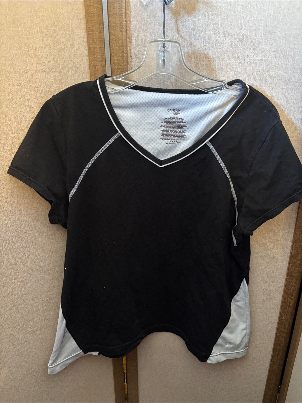 Danskin Now Black Short Sleeve V-Neck Top with Contrasting Panels XXL